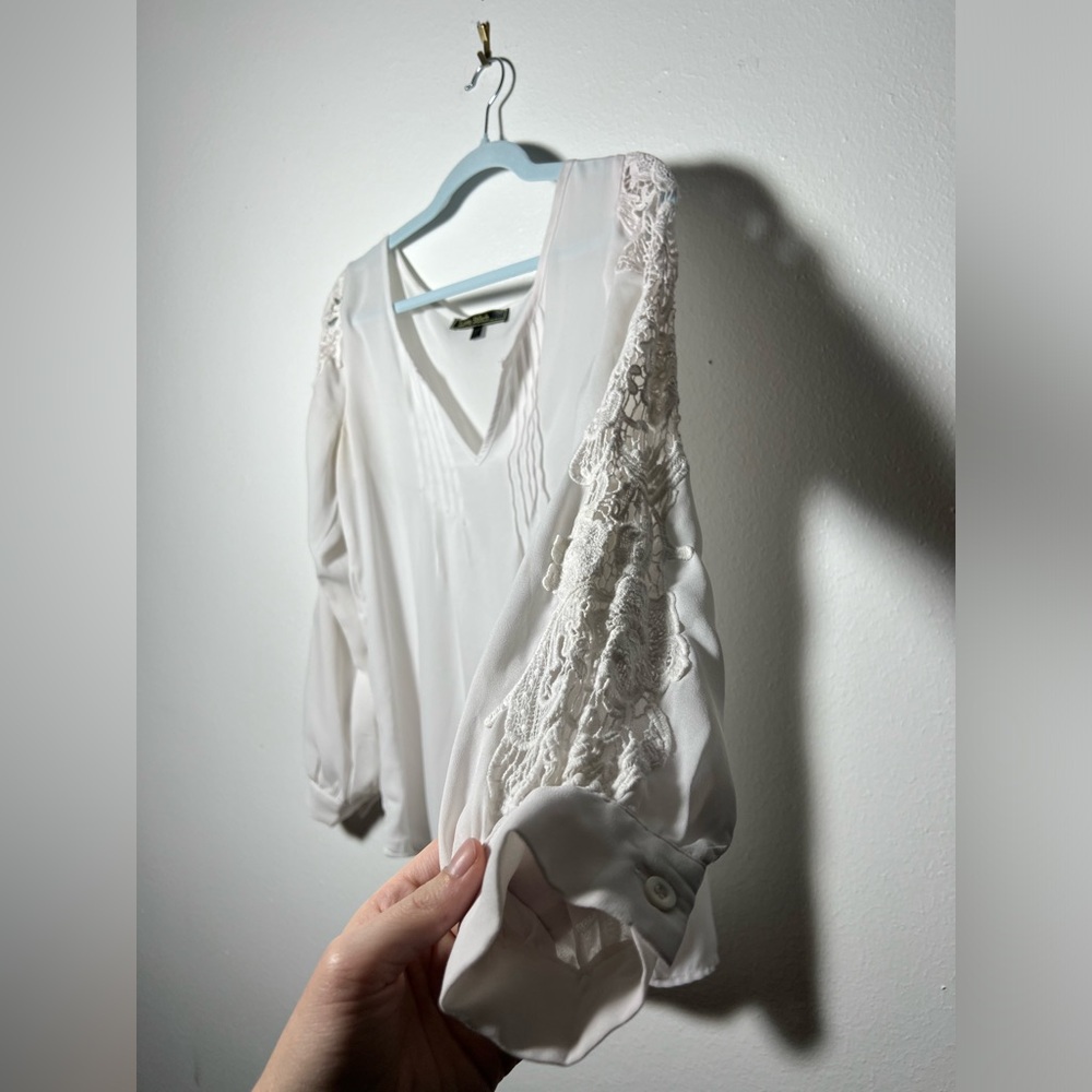 Love Stitch White Blouse with Lace Sleeve detailing Size Medium
